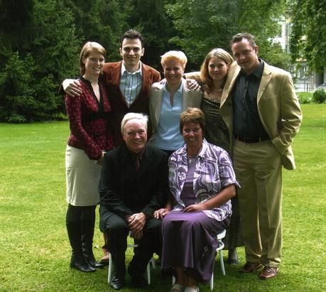 Familie mit Anhang 2004